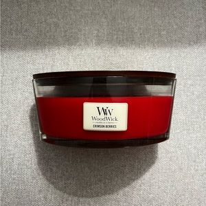 Woodwork Candle Crimson Berries scent